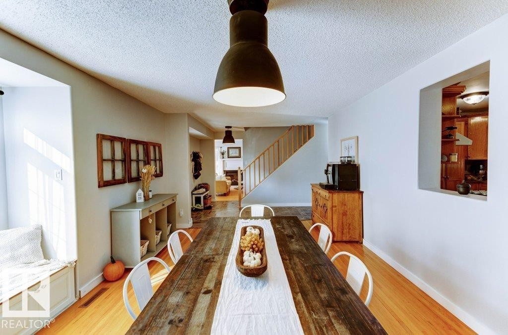 












9831 98 Street

,
Westlock,




AB
T7P 2A2

