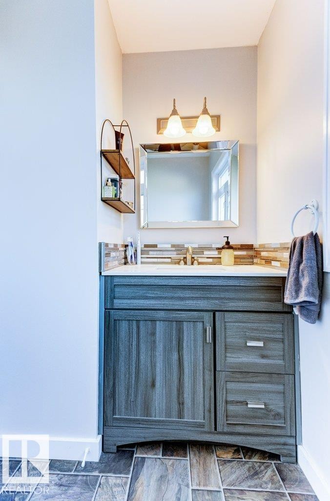 












9831 98 Street

,
Westlock,




AB
T7P 2A2

