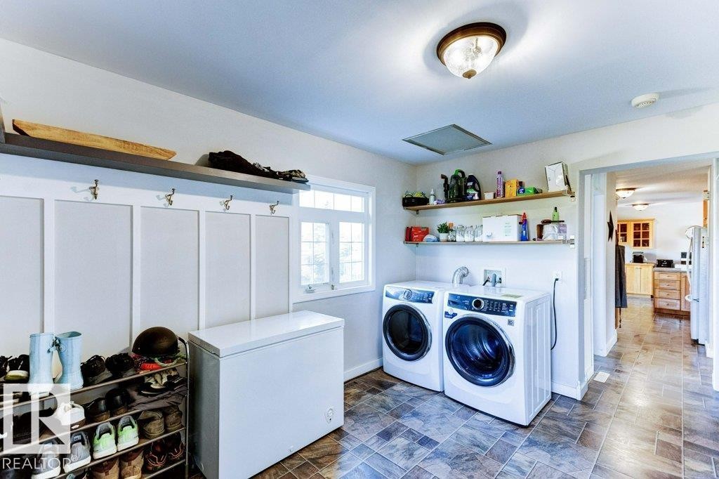 












9831 98 Street

,
Westlock,




AB
T7P 2A2

