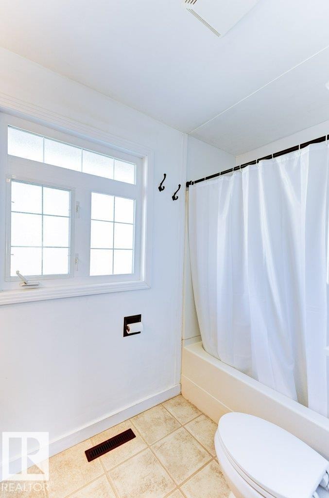 












9831 98 Street

,
Westlock,




AB
T7P 2A2

