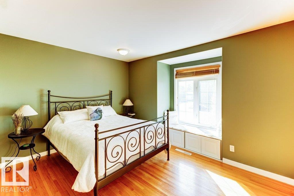 












9831 98 Street

,
Westlock,




AB
T7P 2A2

