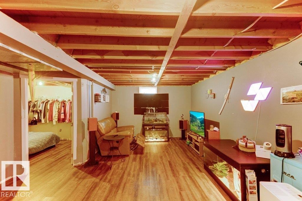 












9831 98 Street

,
Westlock,




AB
T7P 2A2

