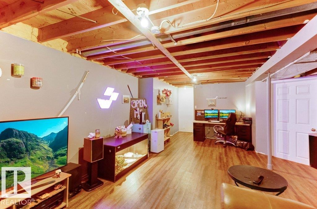 












9831 98 Street

,
Westlock,




AB
T7P 2A2

