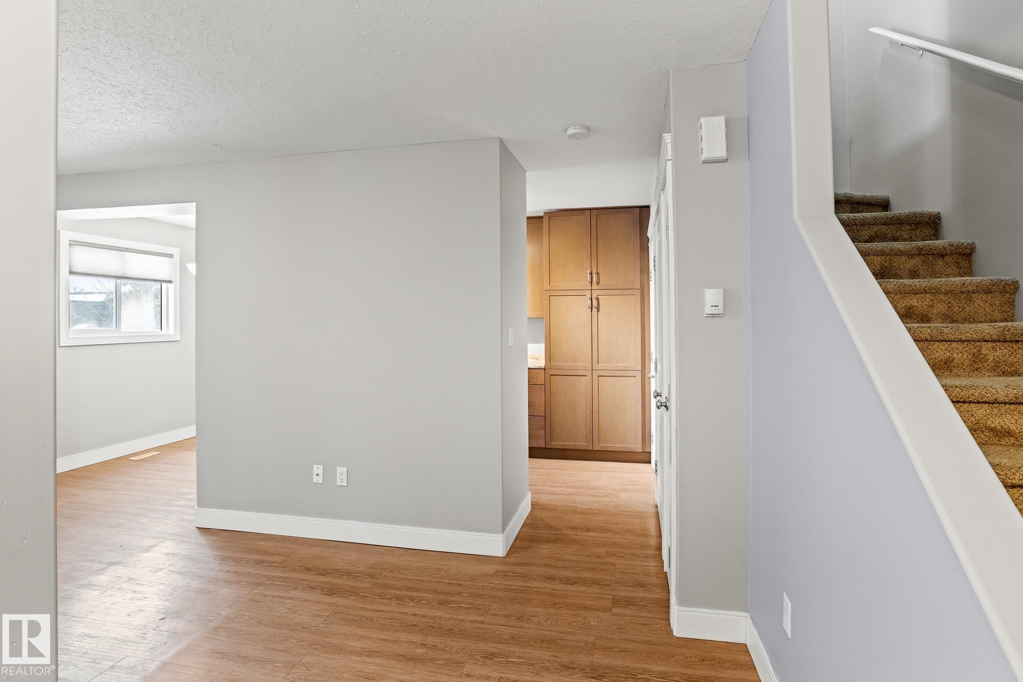 












914 9 Street

,
Cold Lake,




AB
T9M 1H8

