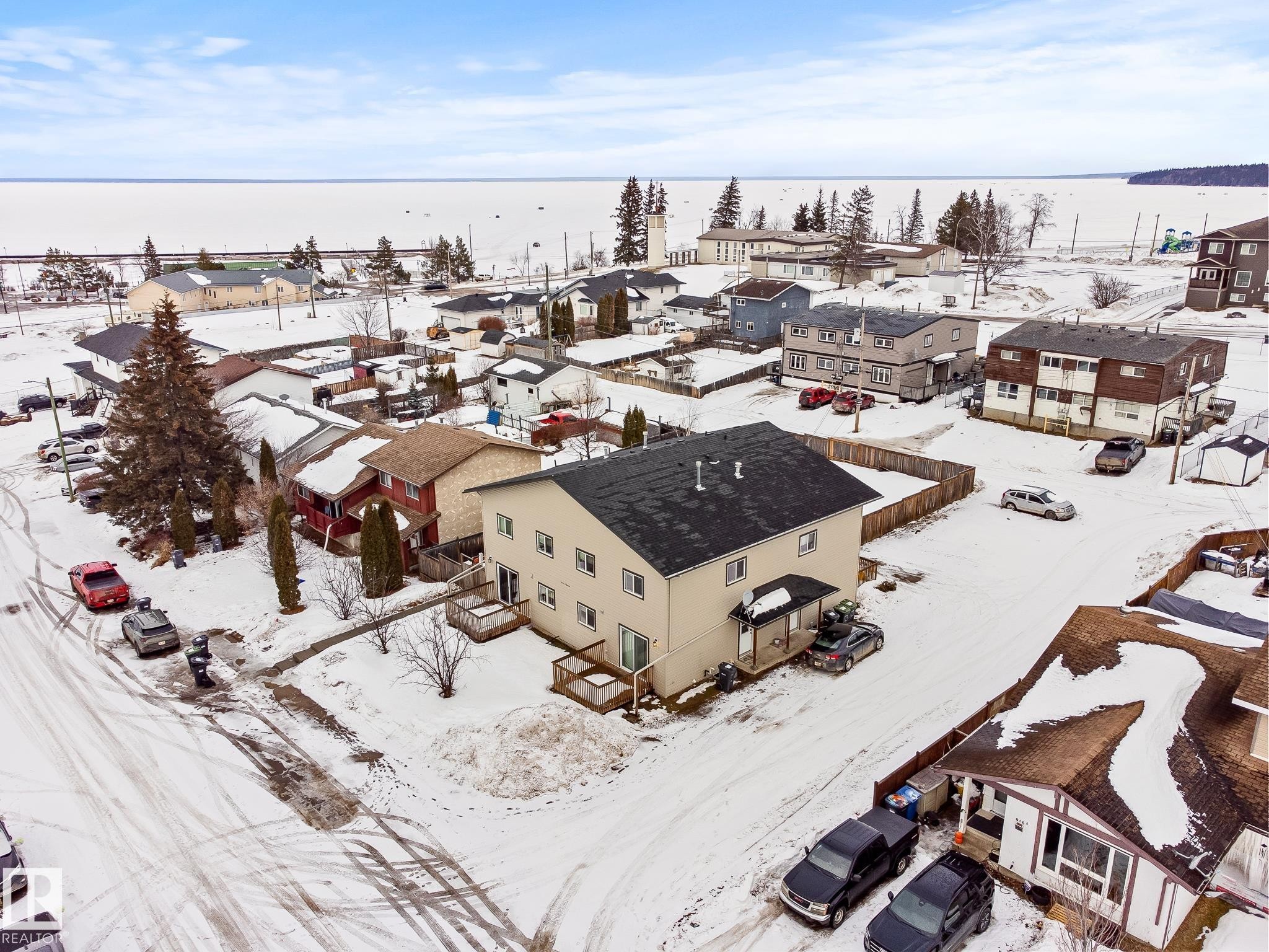 












914 9 Street

,
Cold Lake,




AB
T9M 1H8

