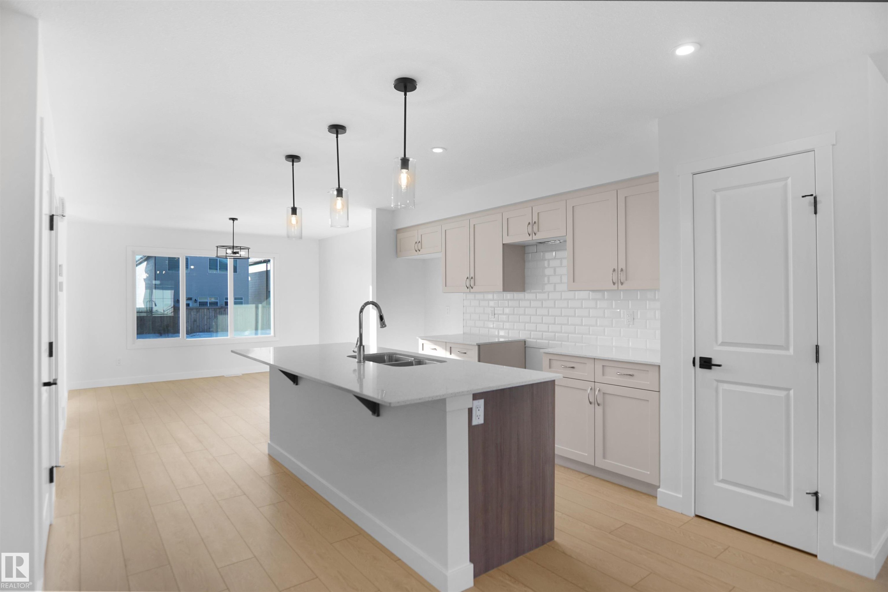 












251 Falcon Crescent

,
Leduc,




AB
T0B 3M3

