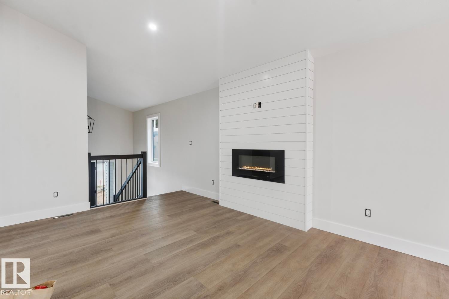 












305 Fundy Way

,
Cold Lake,




AB
T9M 0M4

