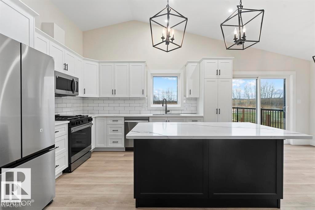 












305 Fundy Way

,
Cold Lake,




AB
T9M 0M4

