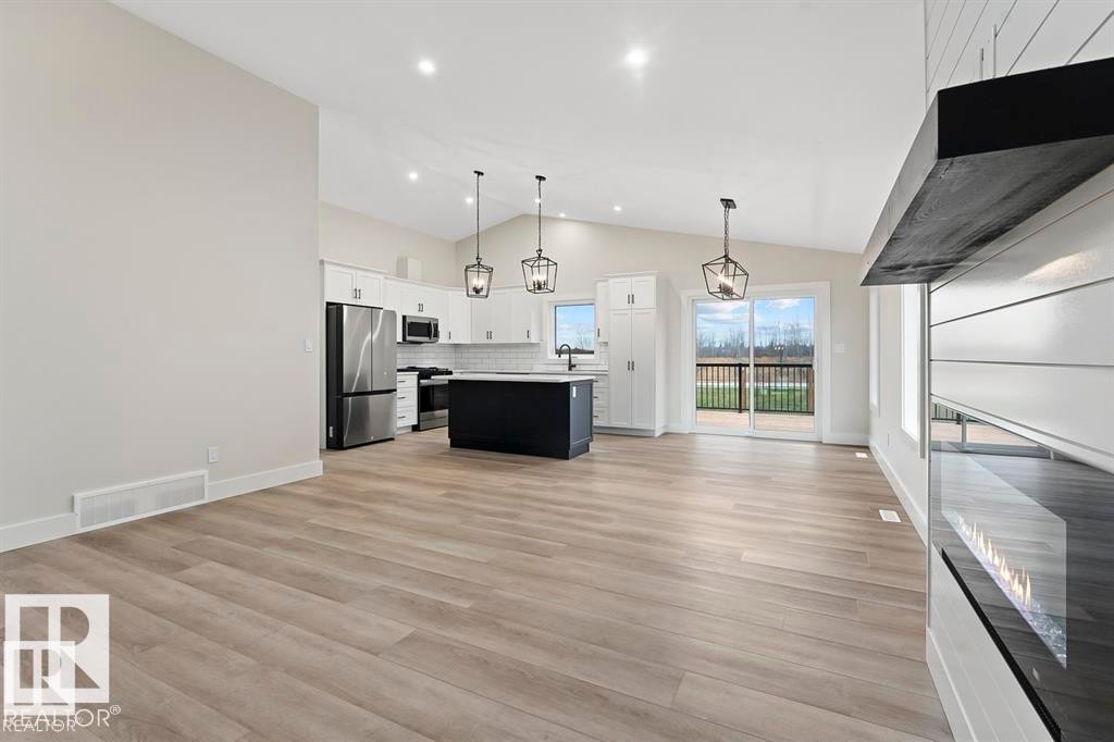 












307 Fundy Way

,
Cold Lake,




AB
T9M 0M4

