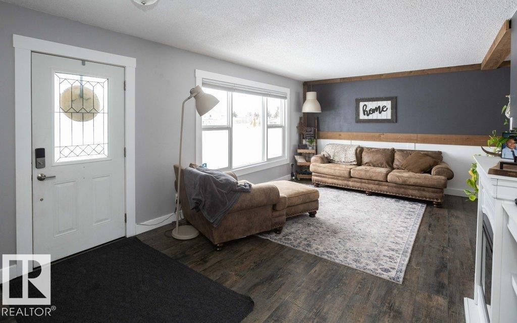 












10319 106 ave

,
Westlock,




AB
T7P 1K3

