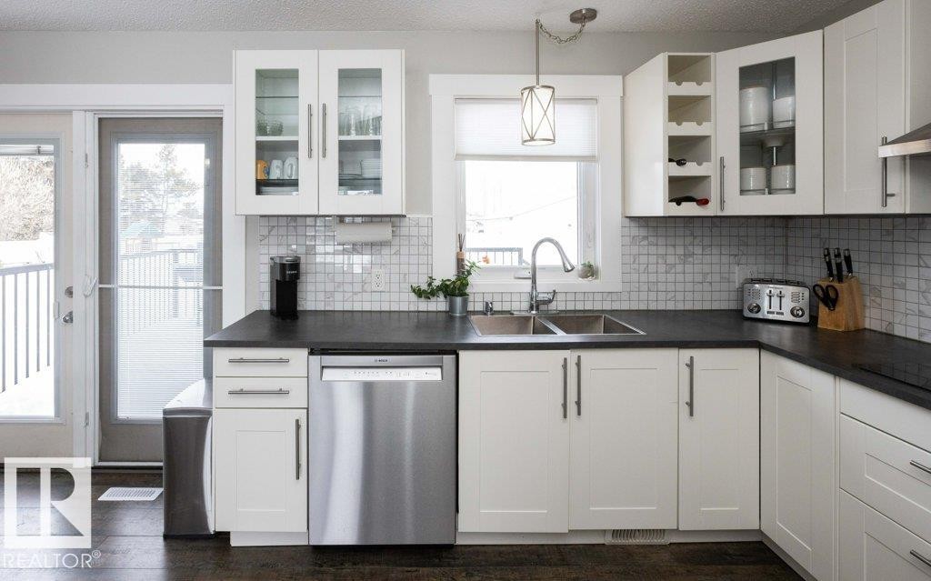 












10319 106 ave

,
Westlock,




AB
T7P 1K3

