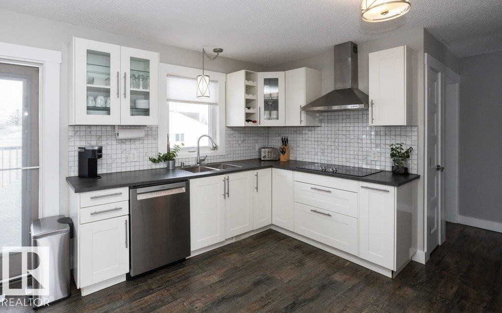 












10319 106 ave

,
Westlock,




AB
T7P 1K3

