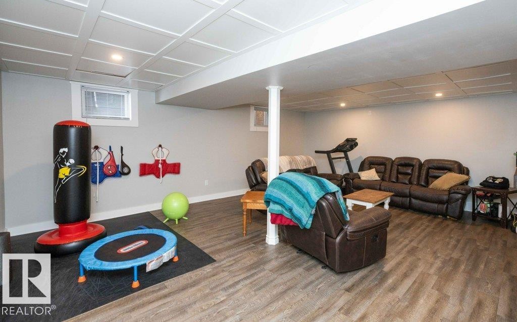 












10319 106 ave

,
Westlock,




AB
T7P 1K3

