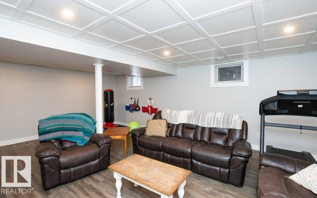 












10319 106 ave

,
Westlock,




AB
T7P 1K3

