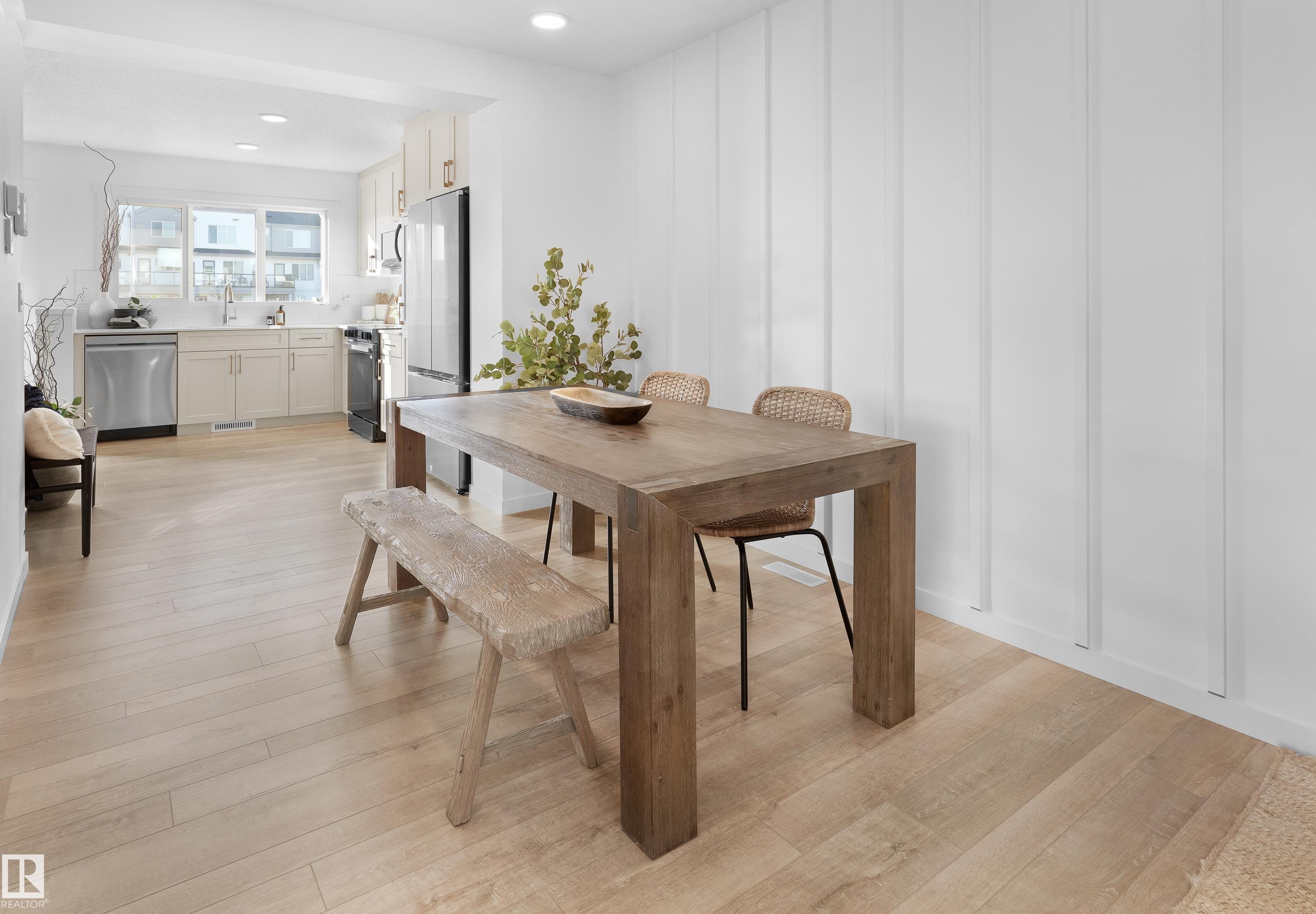 












3 3705 141 Street

,
Edmonton,




AB
T6W 5M9

