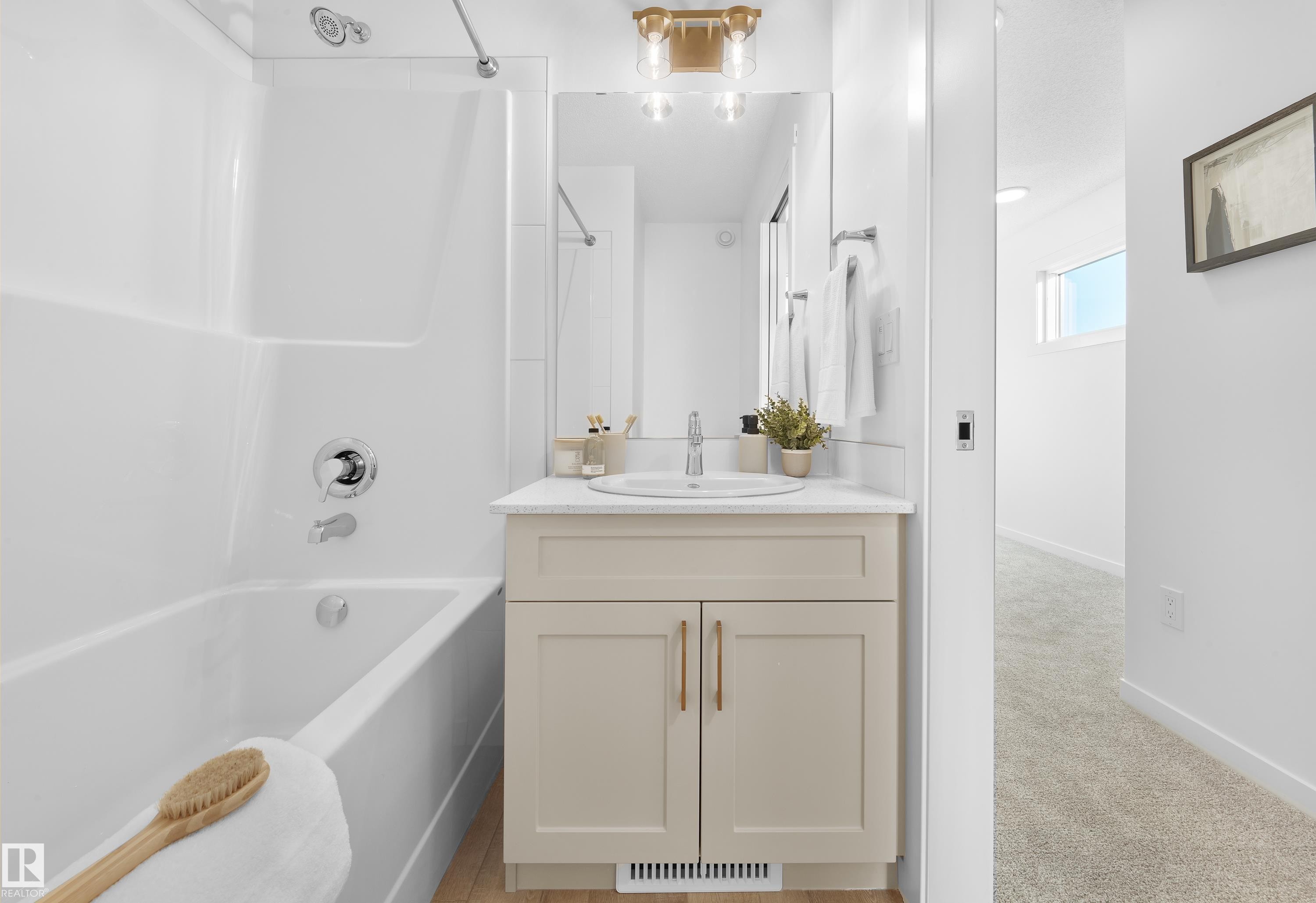 












3 3705 141 Street

,
Edmonton,




AB
T6W 5M9

