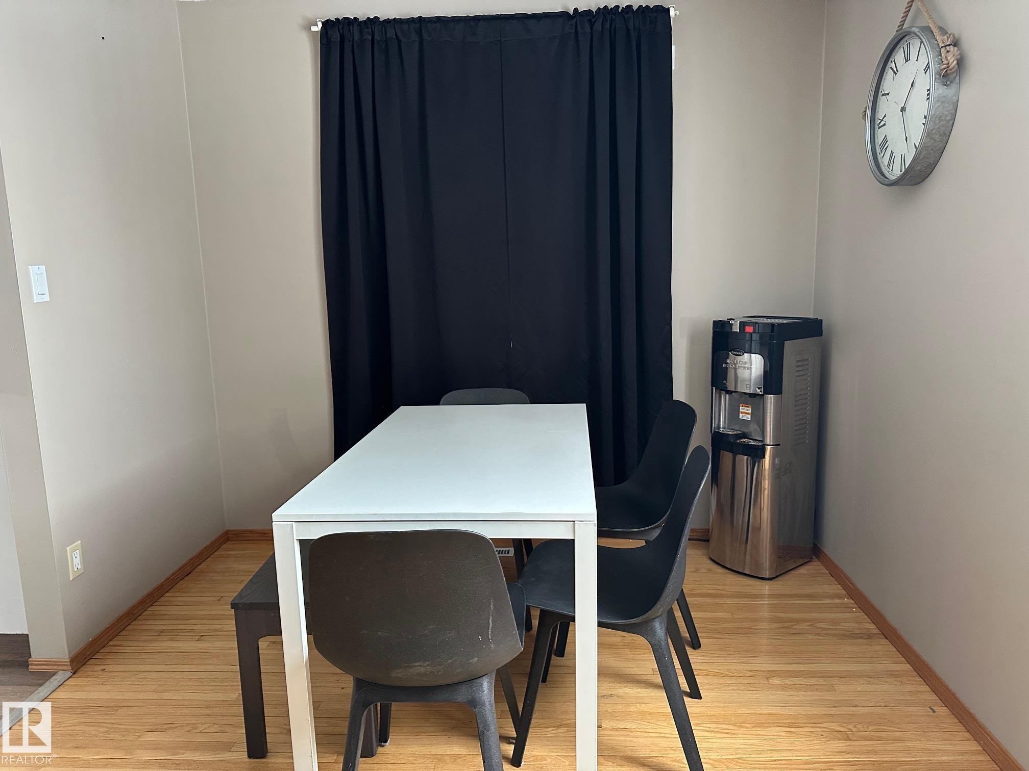 












320 1 Avenue

,
Thorhild,




AB
T0A 3J0

