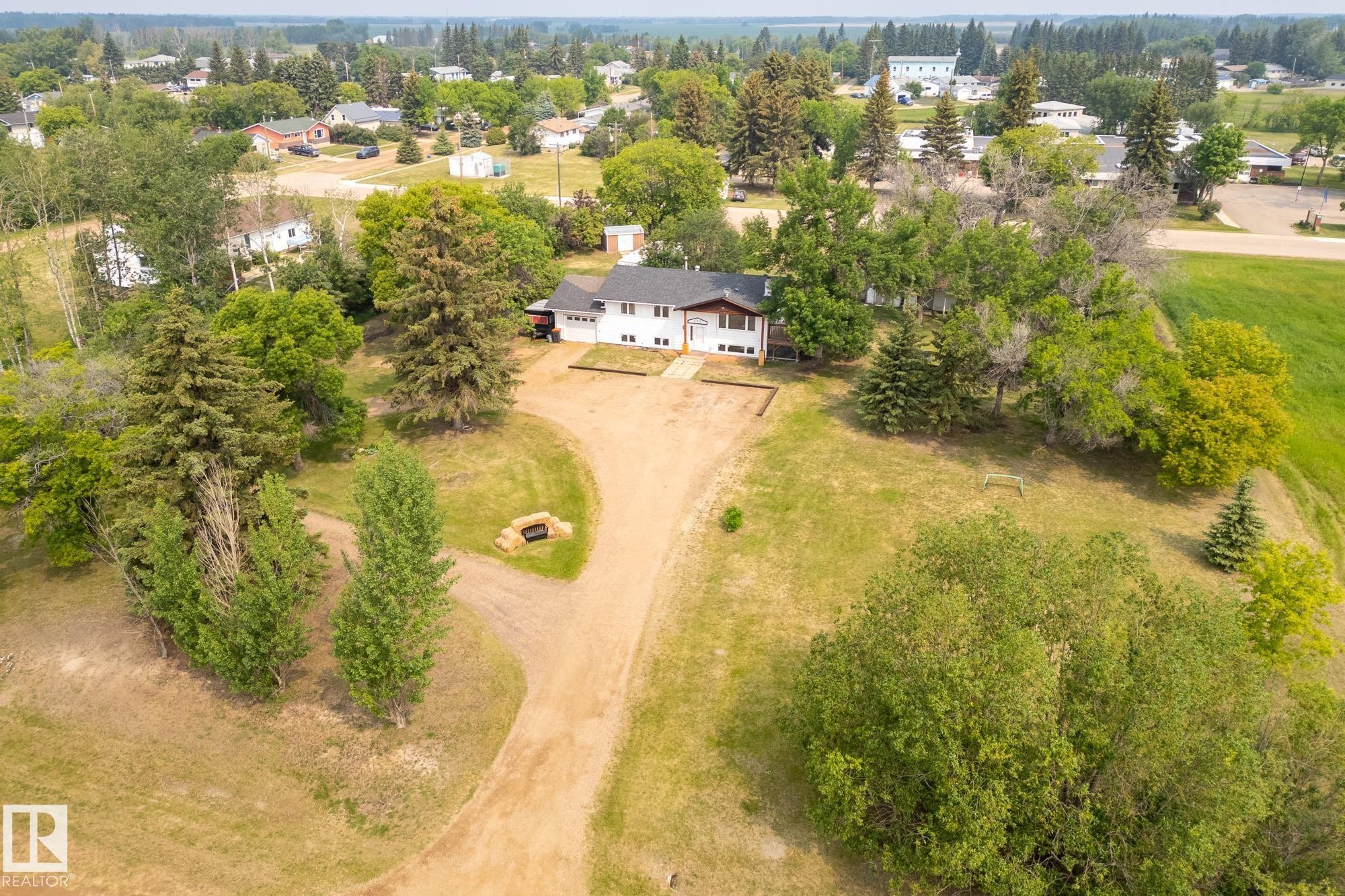 












320 1 Avenue

,
Thorhild,




AB
T0A 3J0

