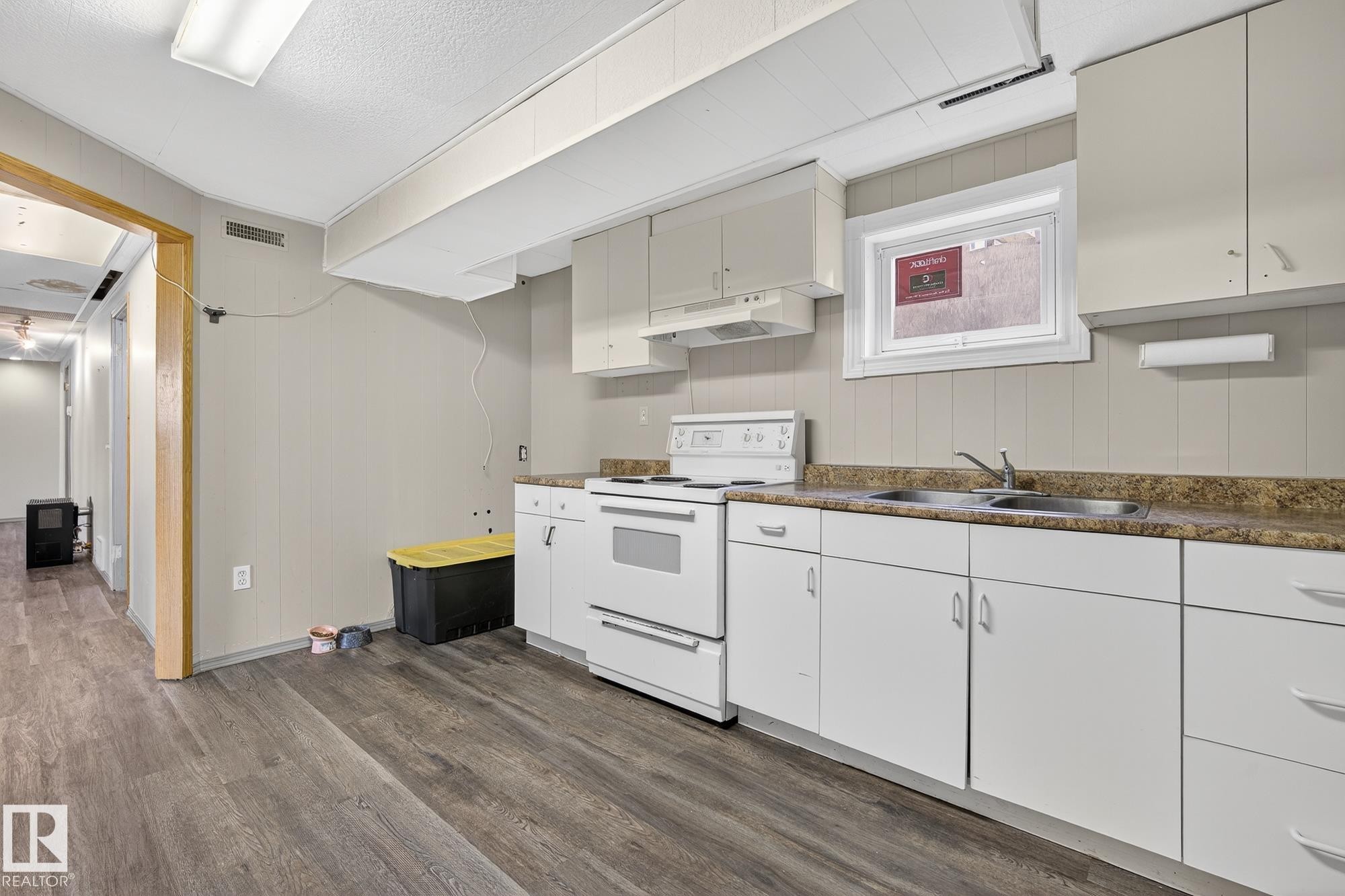 












320 1 Avenue

,
Thorhild,




AB
T0A 3J0

