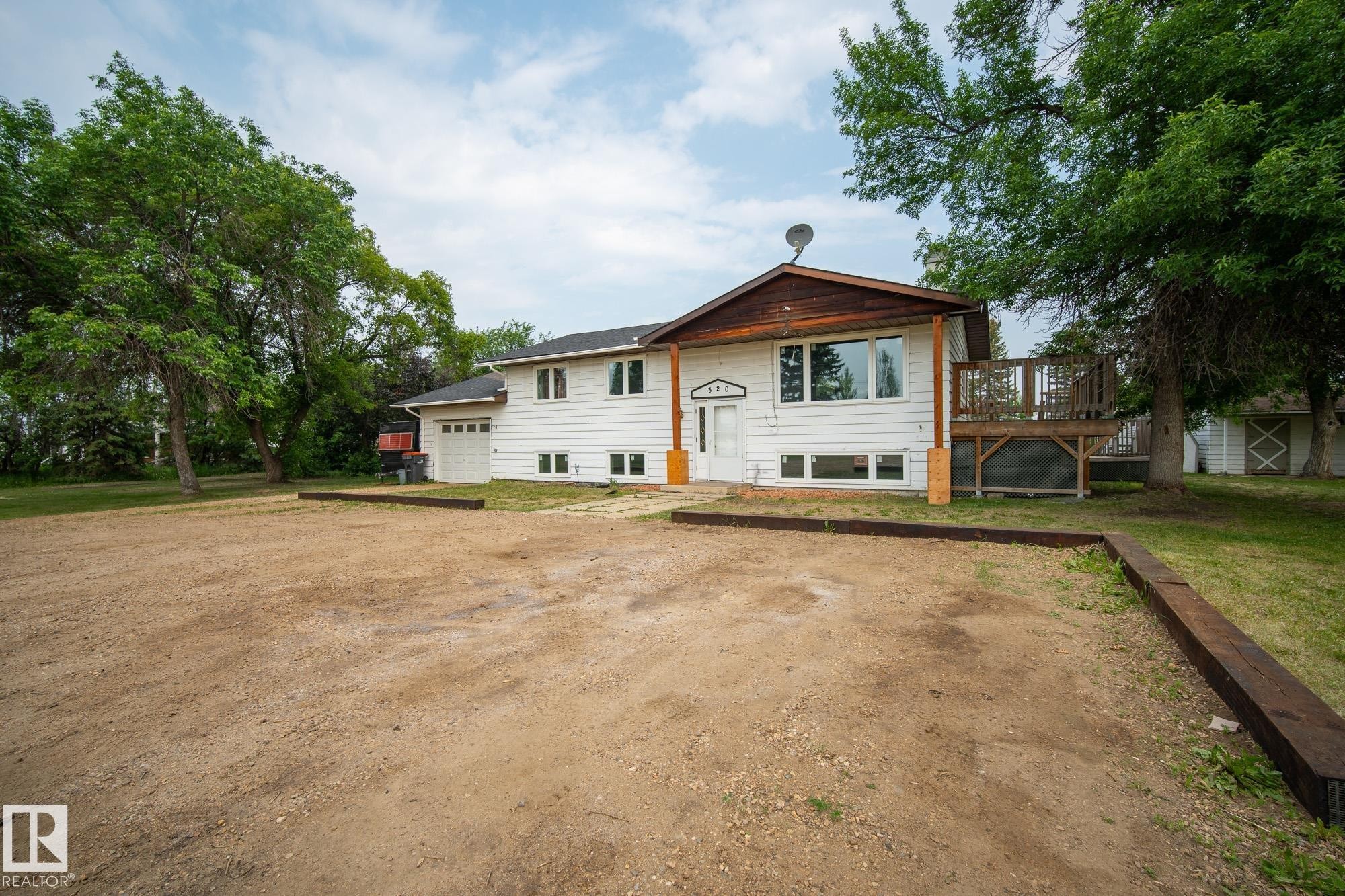 












320 1 Avenue

,
Thorhild,




AB
T0A 3J0

