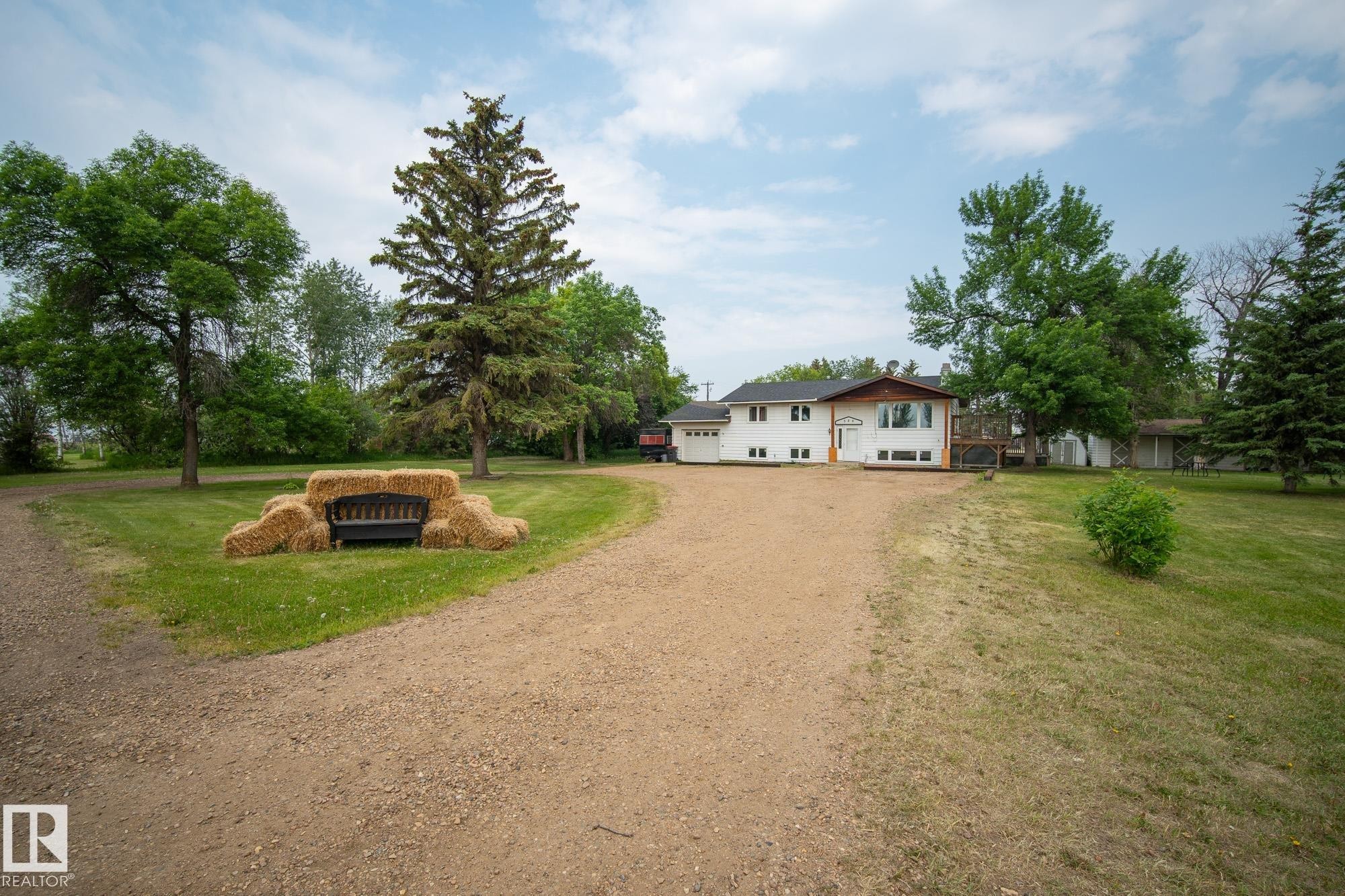 












320 1 Avenue

,
Thorhild,




AB
T0A 3J0

