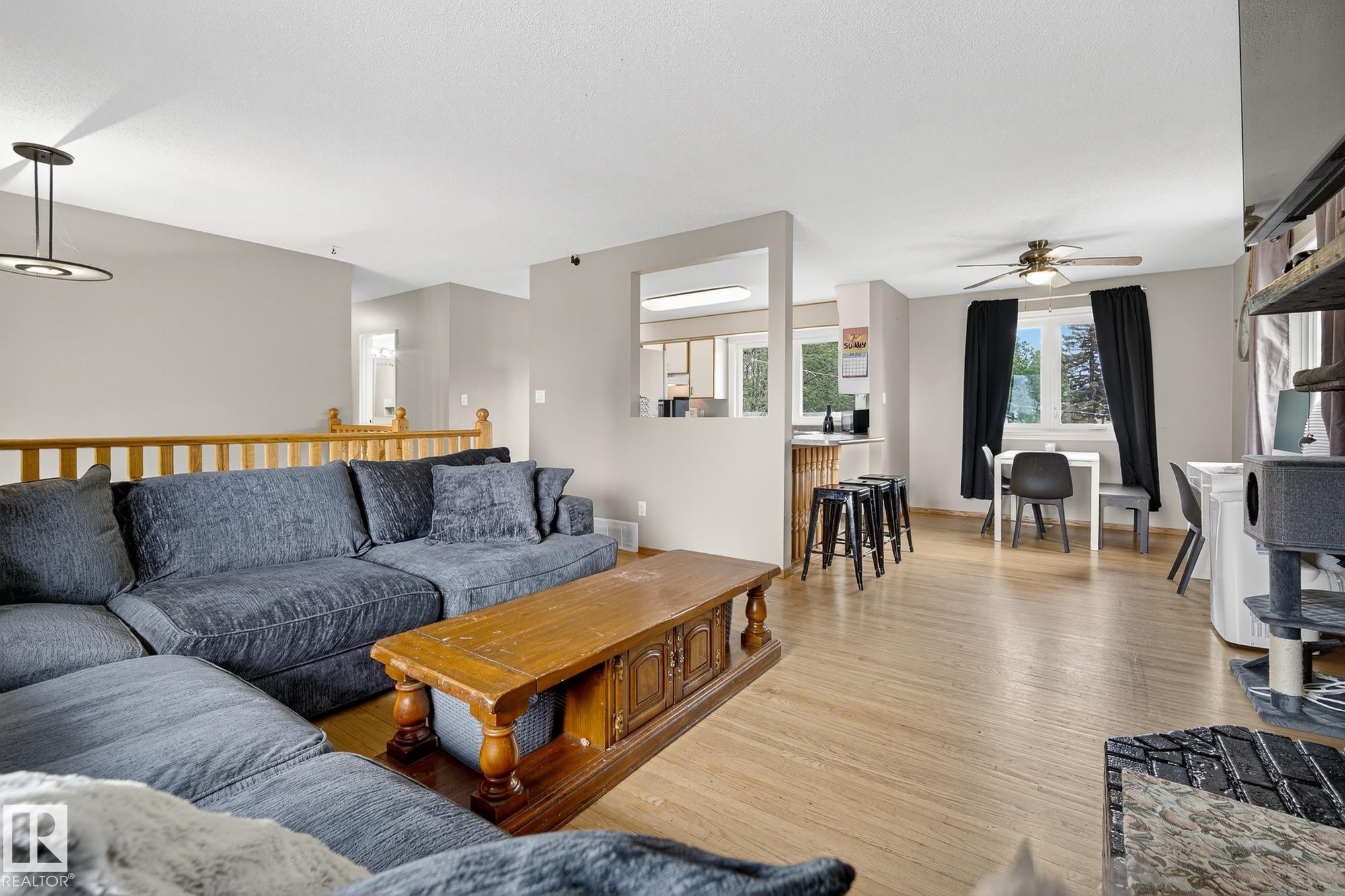 












320 1 Avenue

,
Thorhild,




AB
T0A 3J0

