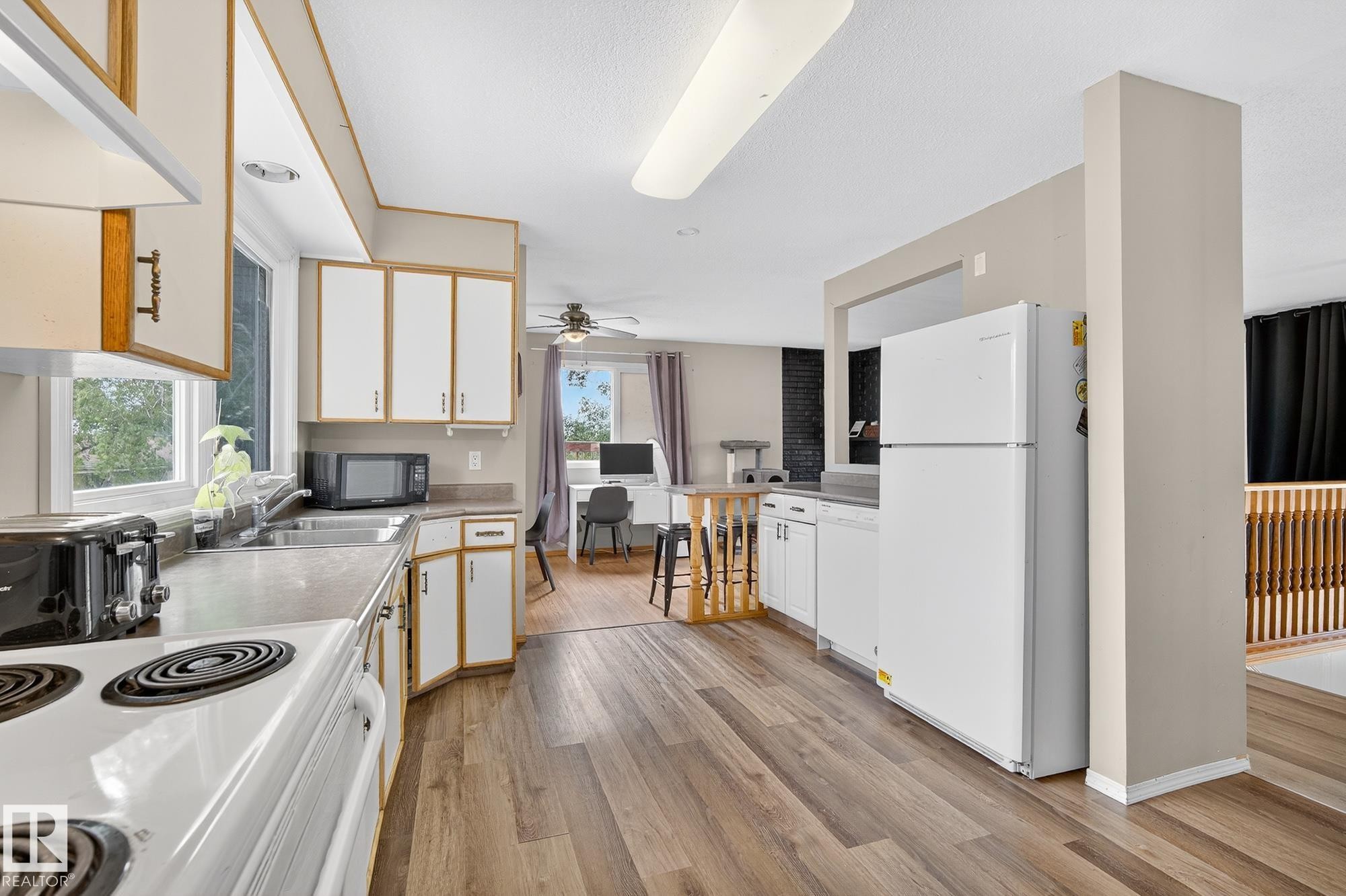 












320 1 Avenue

,
Thorhild,




AB
T0A 3J0

