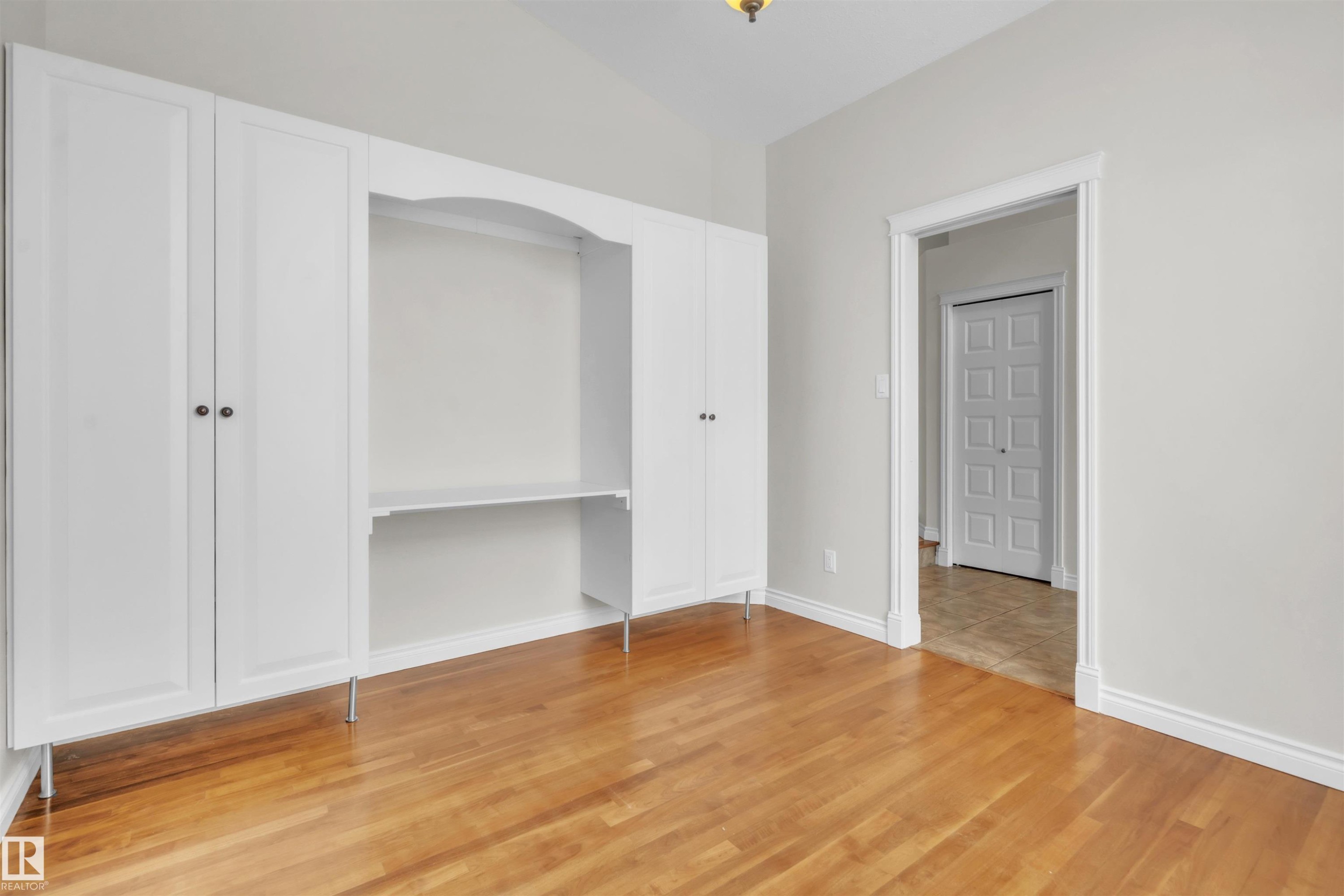 












711 21 Street

,
Cold Lake,




AB
T9M 1M8

