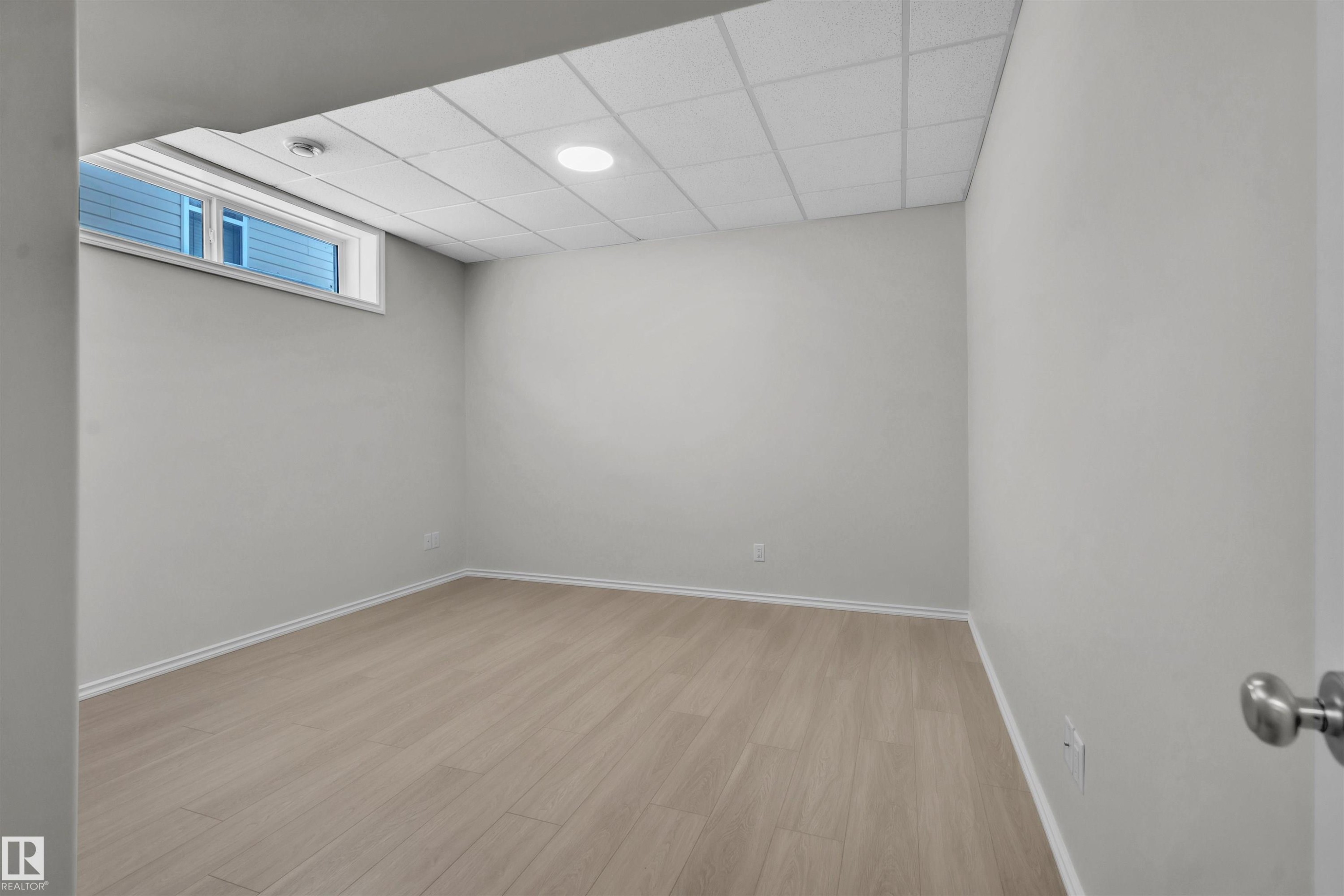 












711 21 Street

,
Cold Lake,




AB
T9M 1M8

