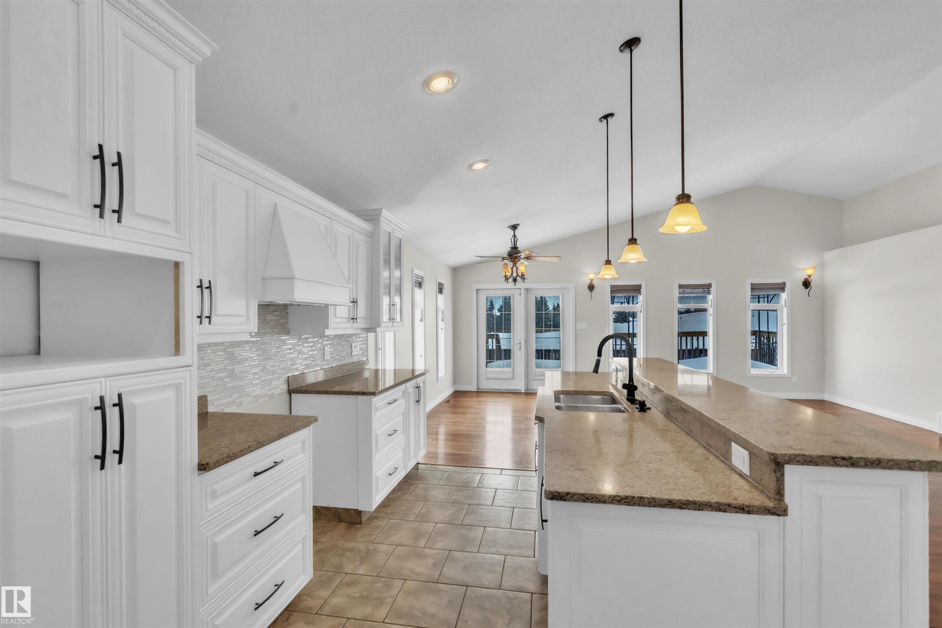 












711 21 Street

,
Cold Lake,




AB
T9M 1M8

