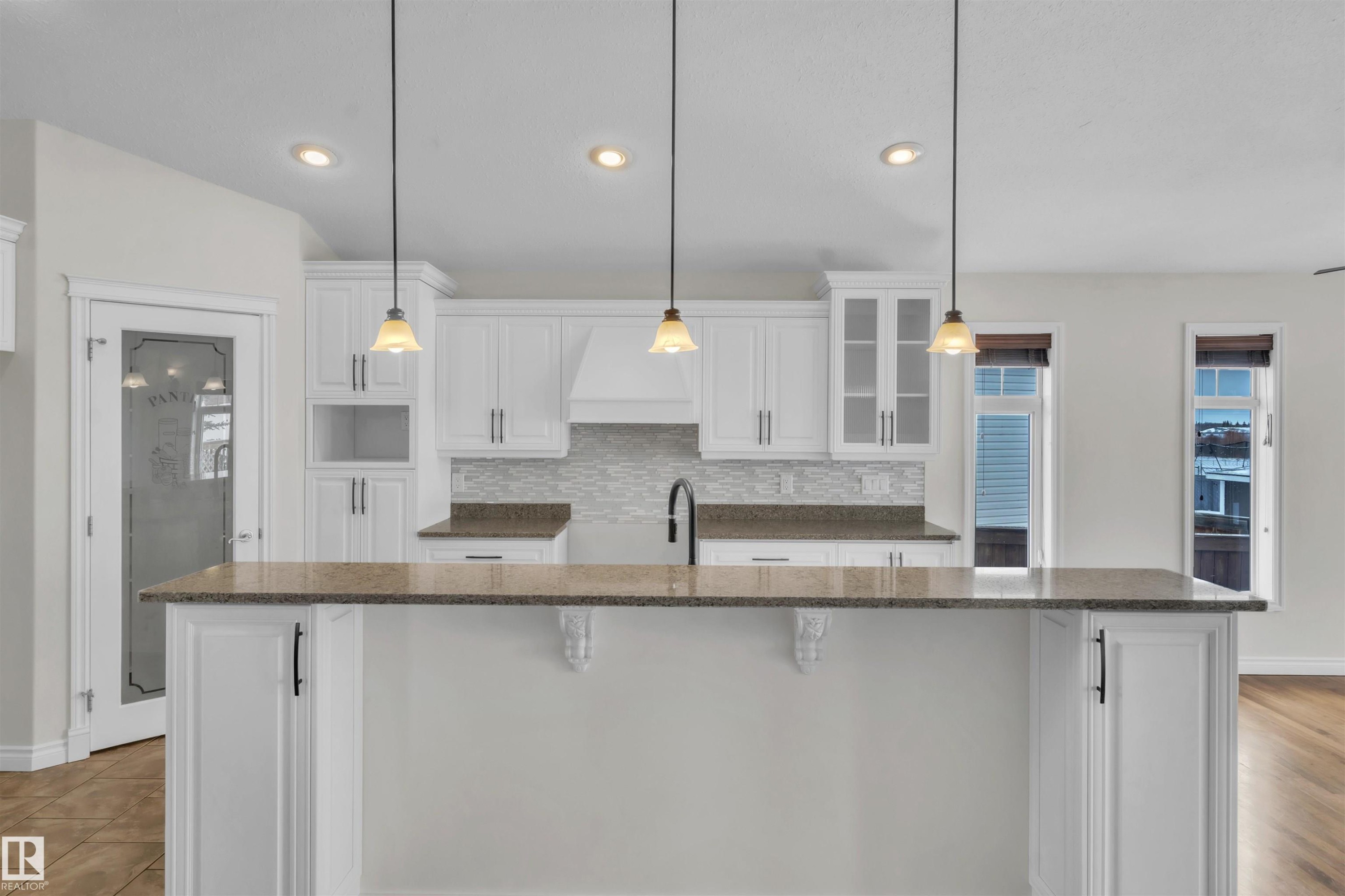 












711 21 Street

,
Cold Lake,




AB
T9M 1M8

