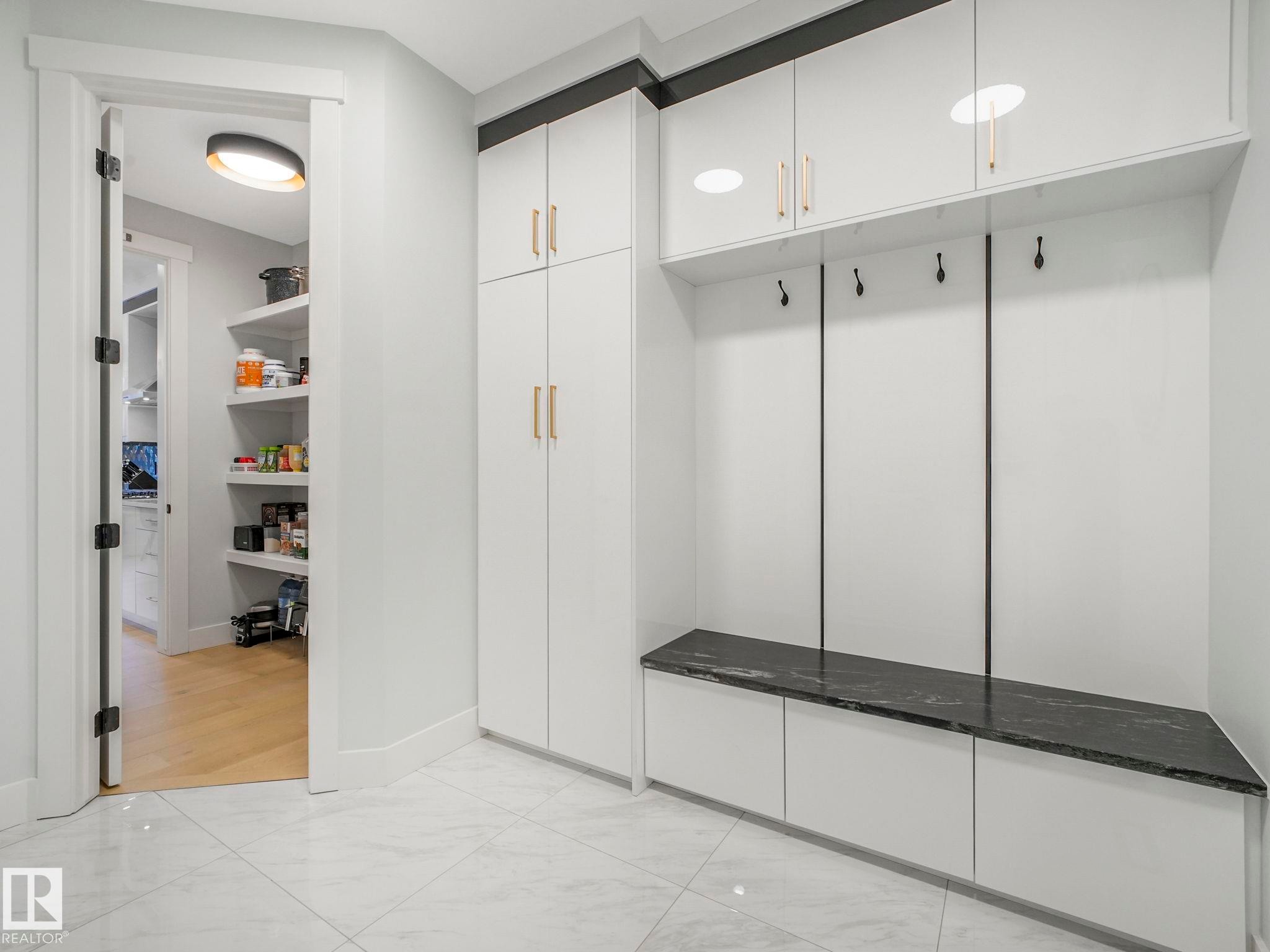 












53 AUTUMNWOOD Crescent

,
Spruce Grove,




AB
T7X 0J3

