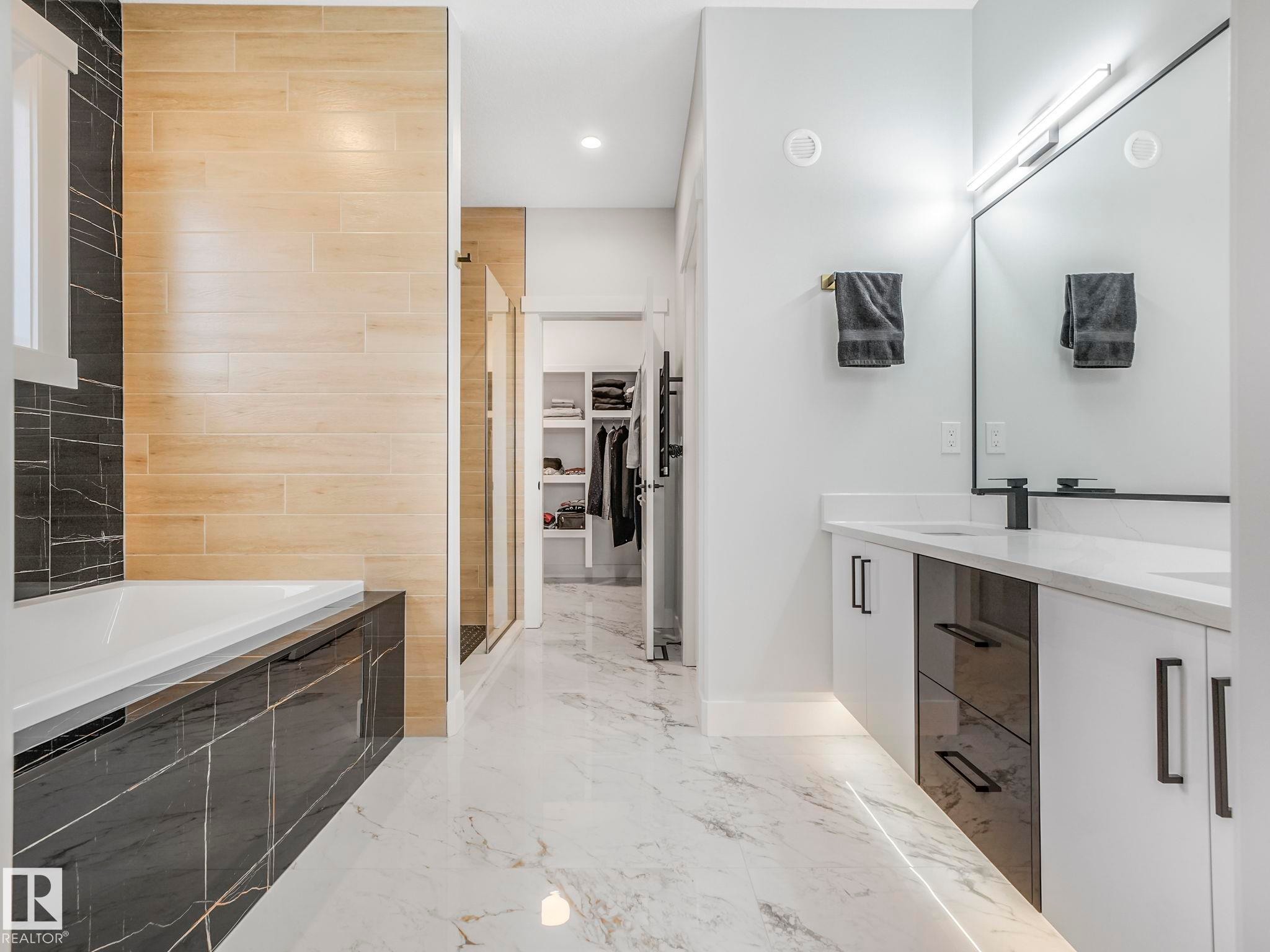 












53 AUTUMNWOOD Crescent

,
Spruce Grove,




AB
T7X 0J3

