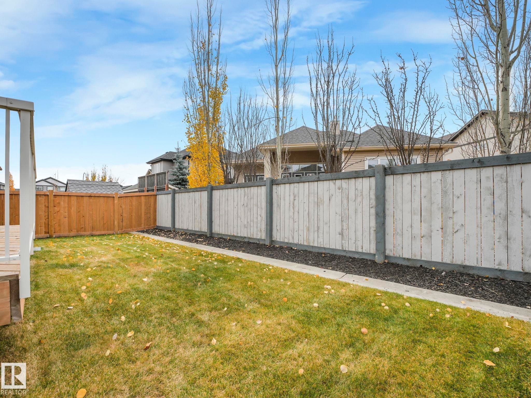 












53 AUTUMNWOOD Crescent

,
Spruce Grove,




AB
T7X 0J3

