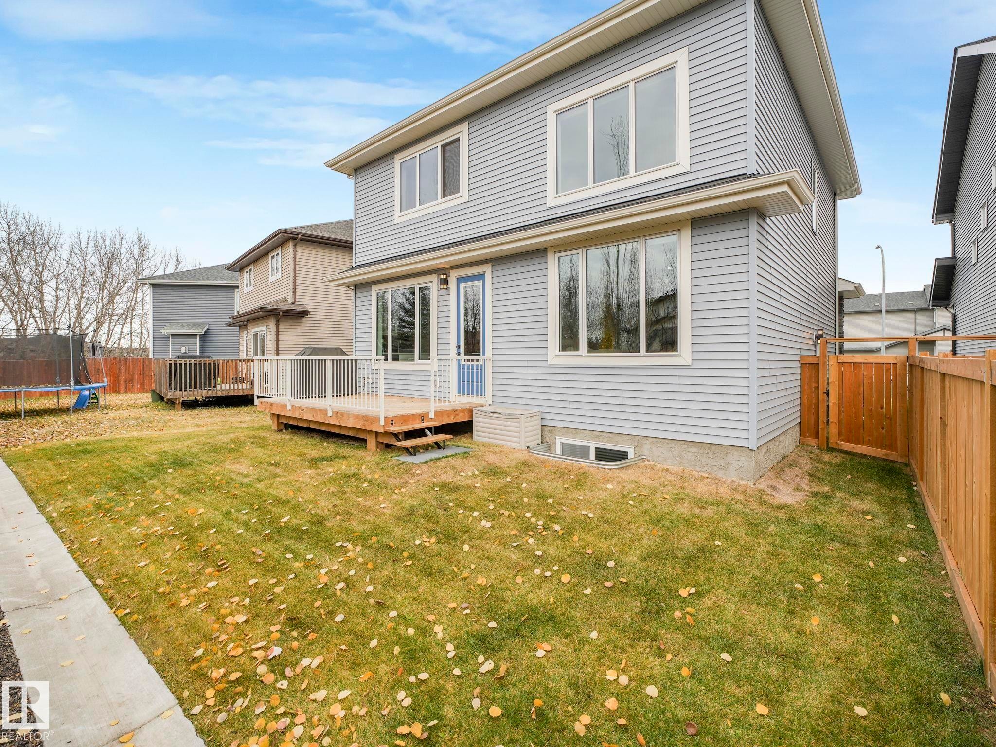 












53 AUTUMNWOOD Crescent

,
Spruce Grove,




AB
T7X 0J3

