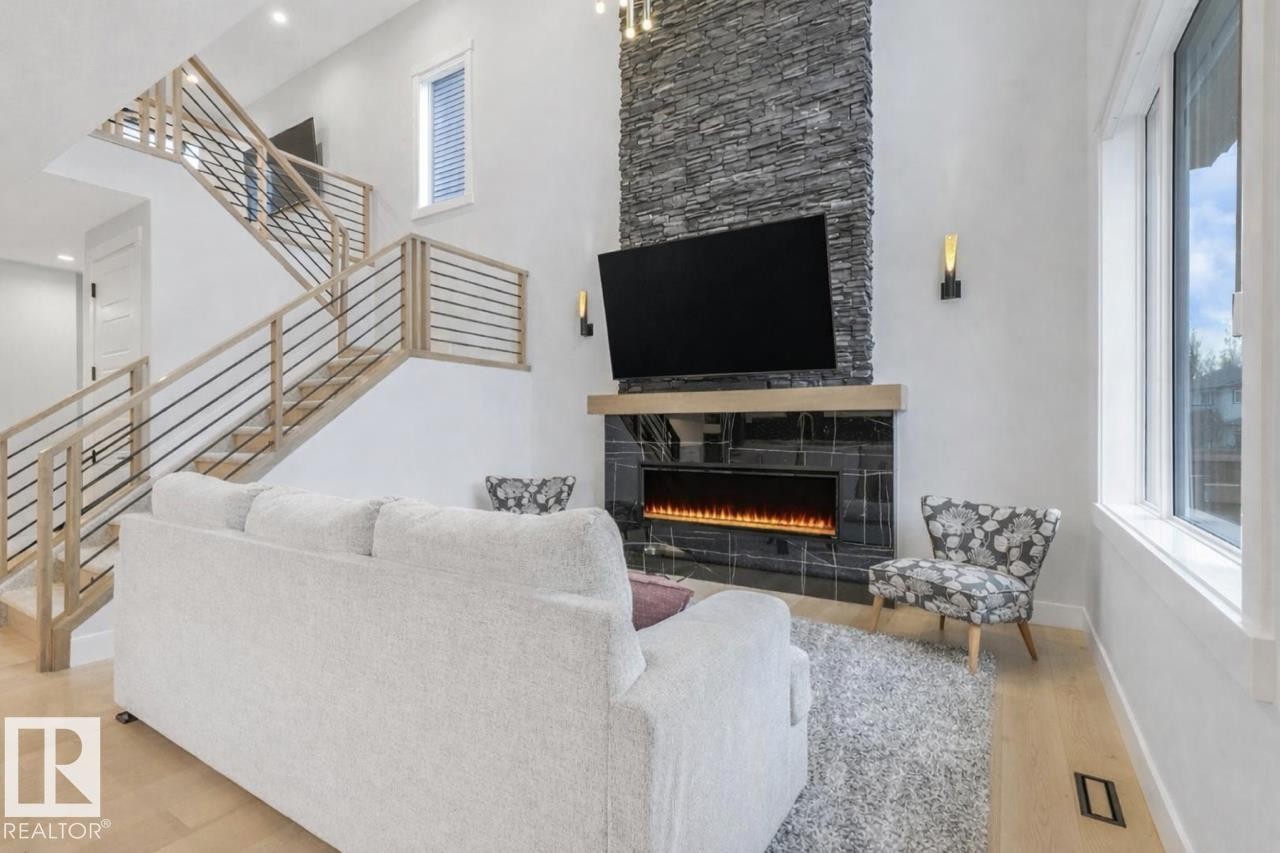 












53 AUTUMNWOOD Crescent

,
Spruce Grove,




AB
T7X 0J3

