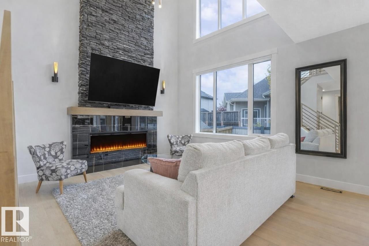 












53 AUTUMNWOOD Crescent

,
Spruce Grove,




AB
T7X 0J3

