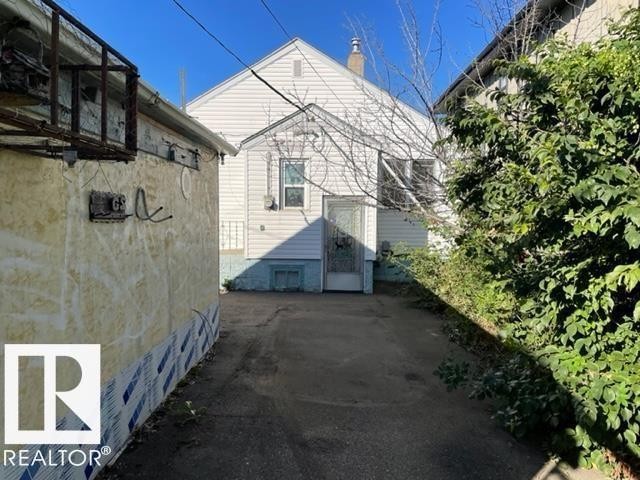 












10917 96 Street

,
Edmonton,




AB
T5H 2K4

