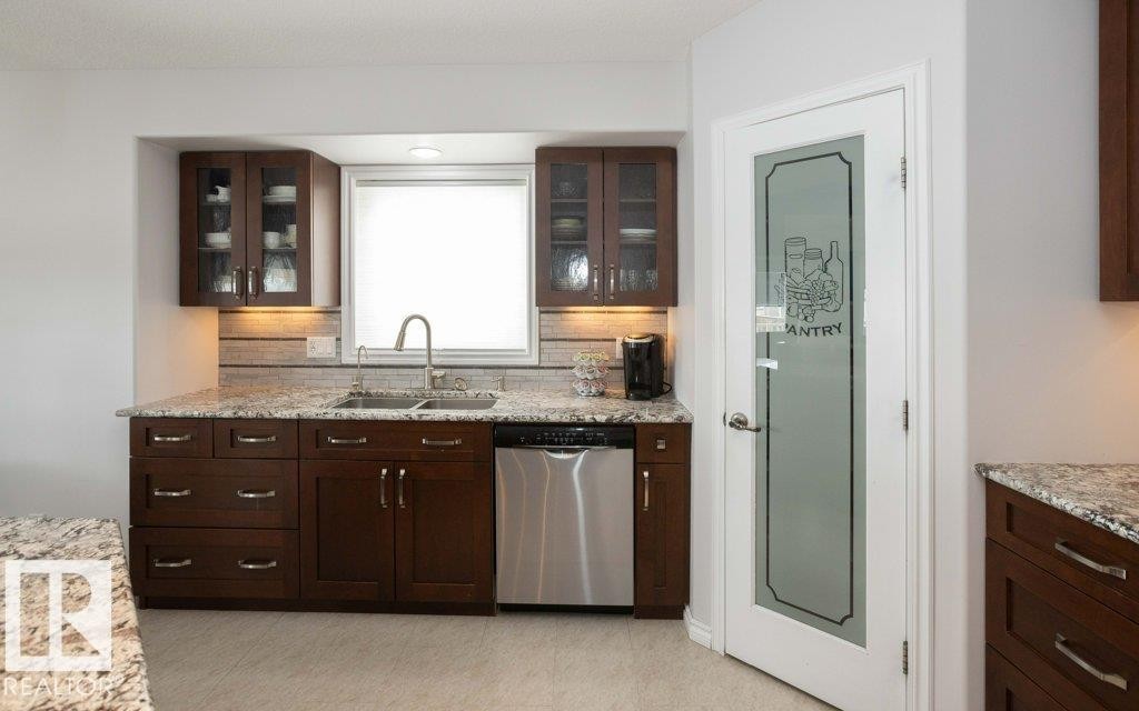 












11116 103 Street

,
Westlock,




AB
T7P 1G6

