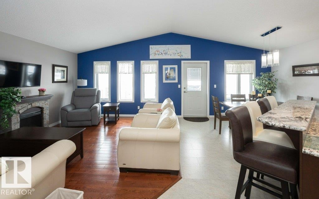 












11116 103 Street

,
Westlock,




AB
T7P 1G6

