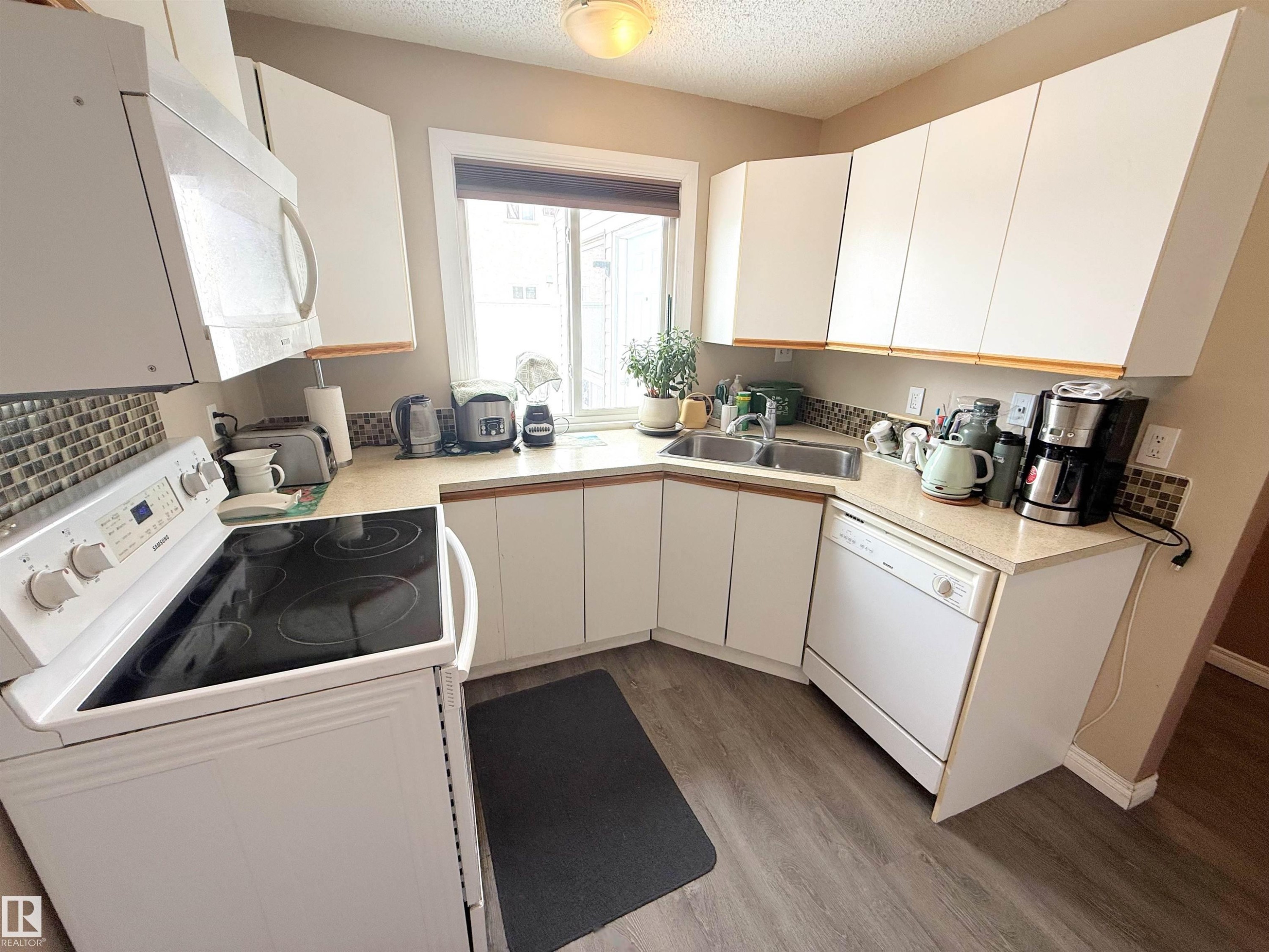 












157 LANCASTER Terrace

,
Edmonton,




AB
T5X 5T1

