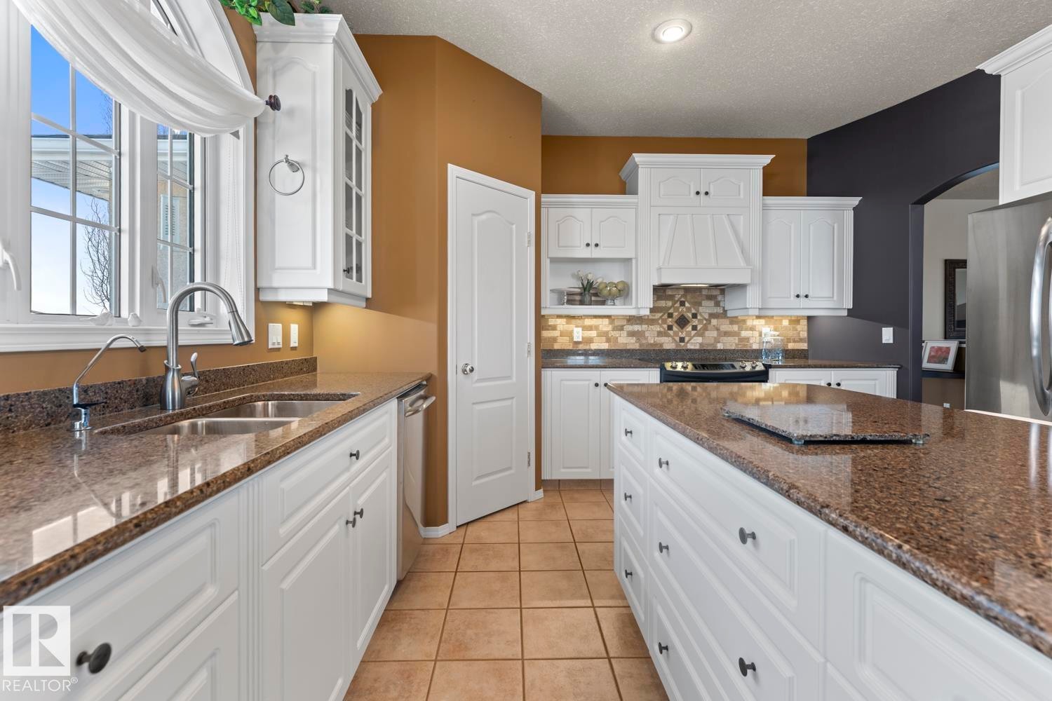 












4011 38 St

,
Bonnyville Town,




AB
T9N 2K2

