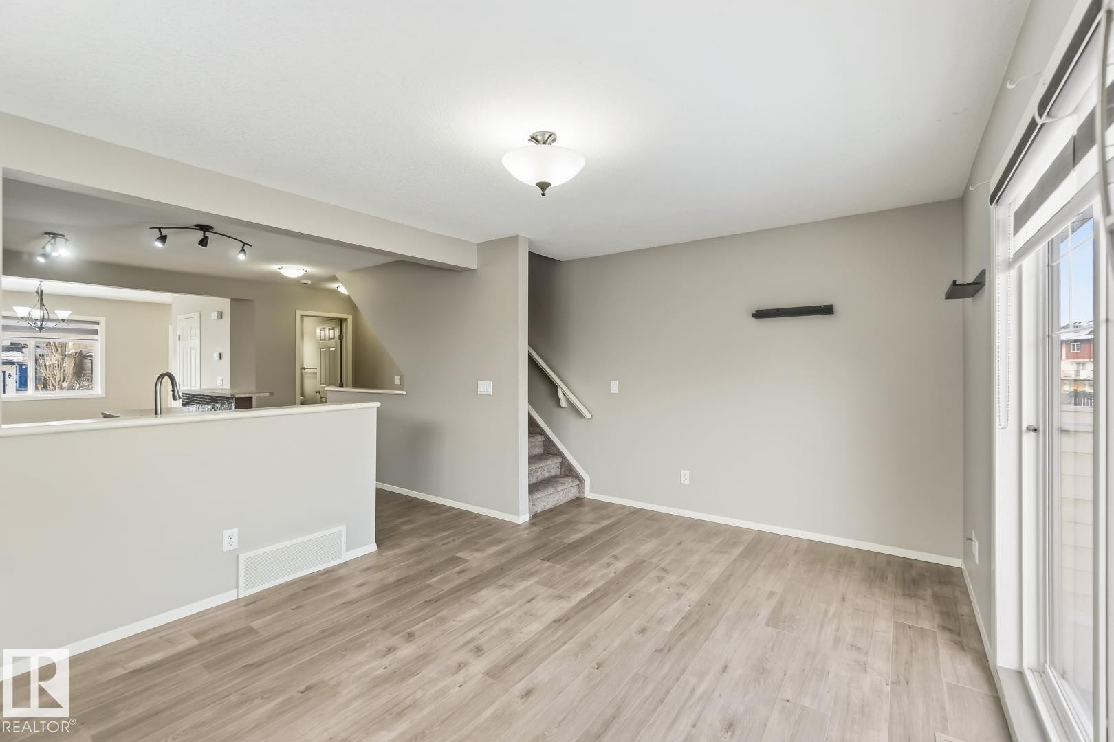 












16 3751 12 Street

,
Edmonton,




AB
T6T 0N3

