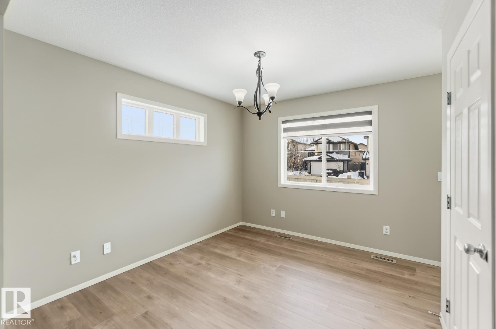 












16 3751 12 Street

,
Edmonton,




AB
T6T 0N3

