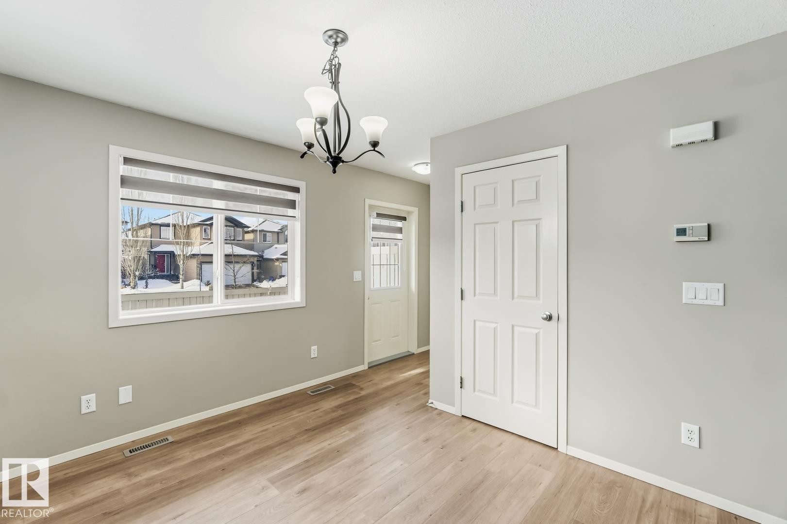












16 3751 12 Street

,
Edmonton,




AB
T6T 0N3

