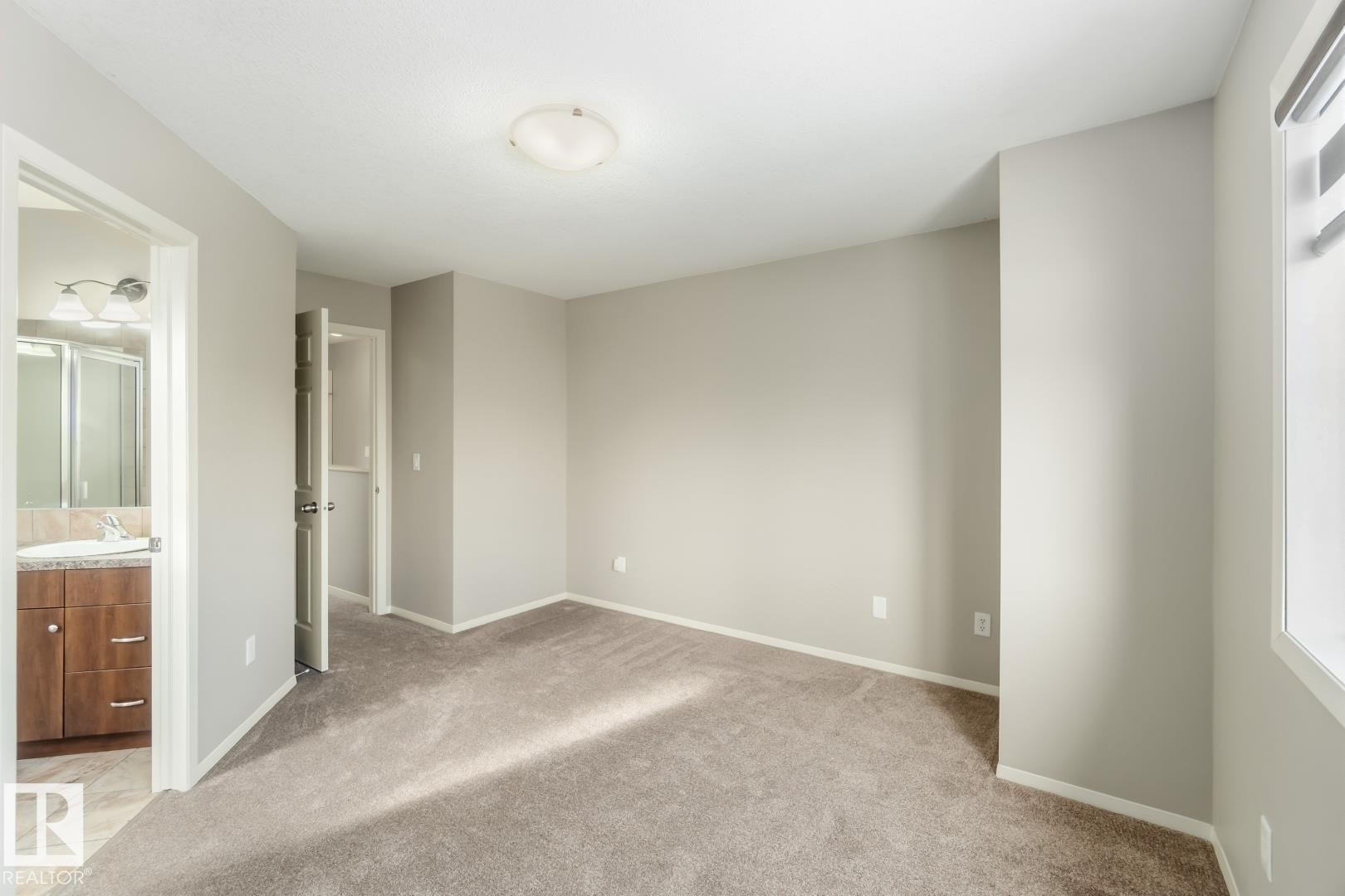 












16 3751 12 Street

,
Edmonton,




AB
T6T 0N3

