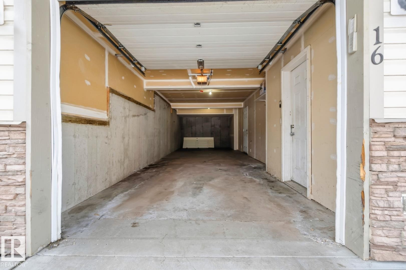 












16 3751 12 Street

,
Edmonton,




AB
T6T 0N3

