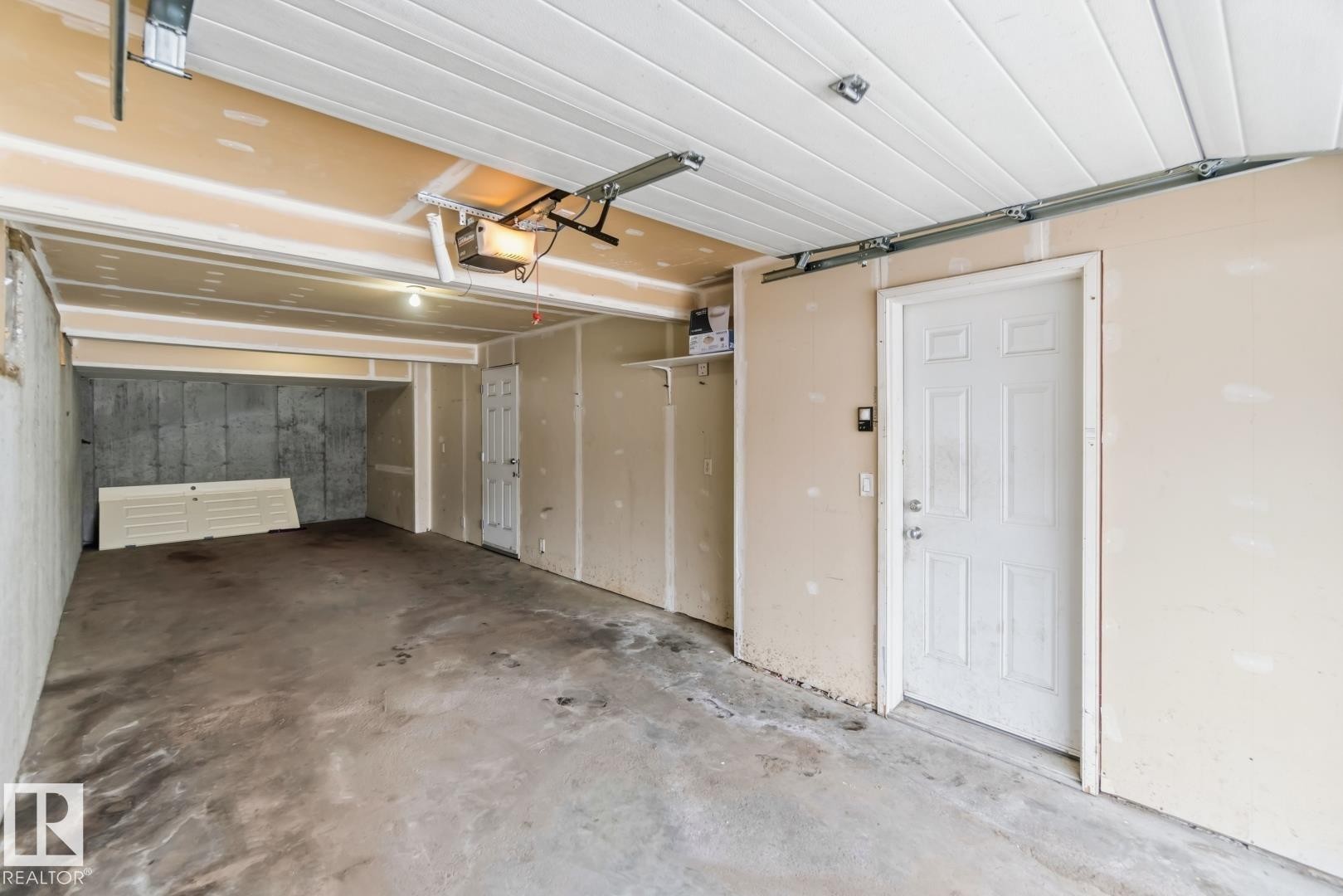 












16 3751 12 Street

,
Edmonton,




AB
T6T 0N3

