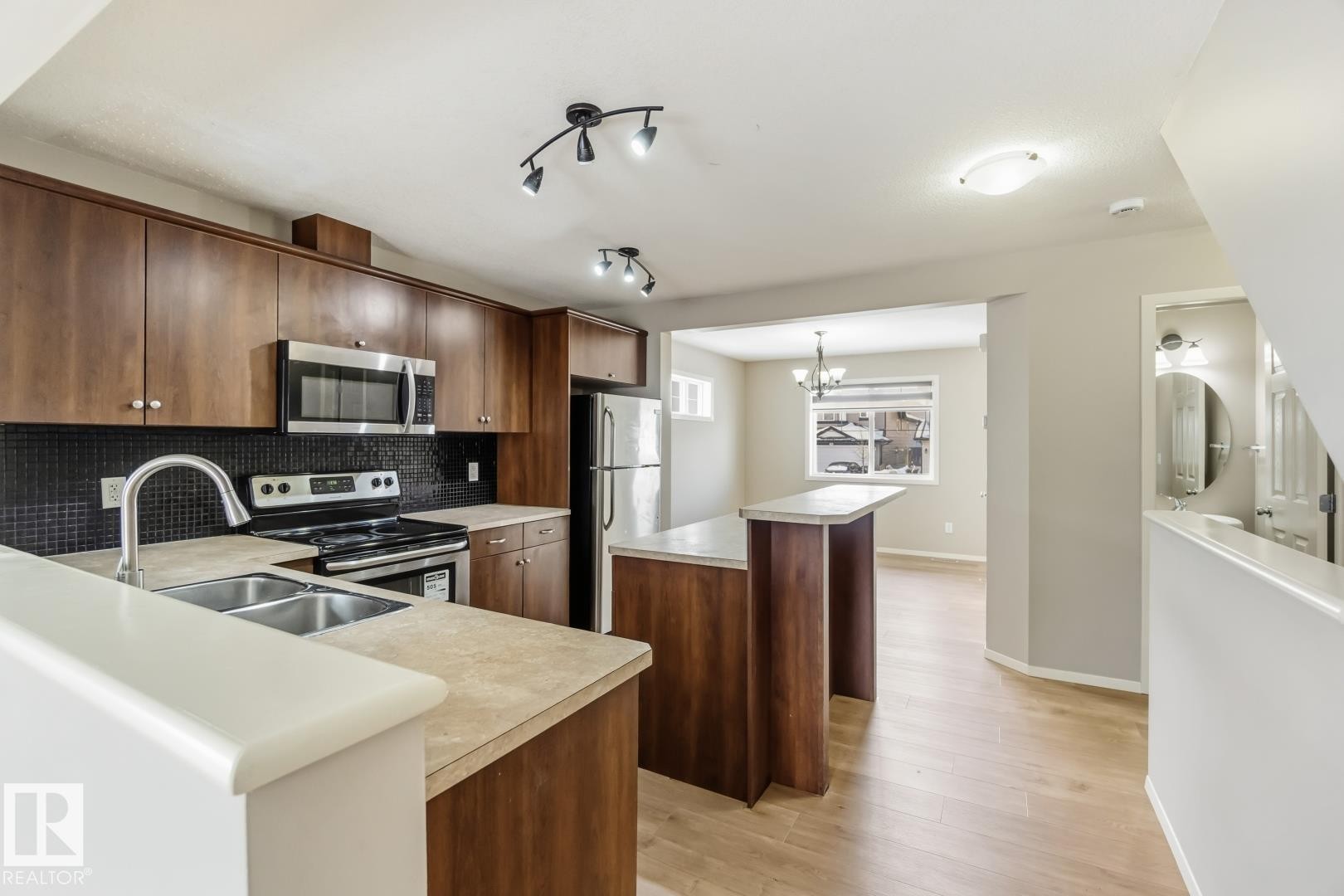 












16 3751 12 Street

,
Edmonton,




AB
T6T 0N3


