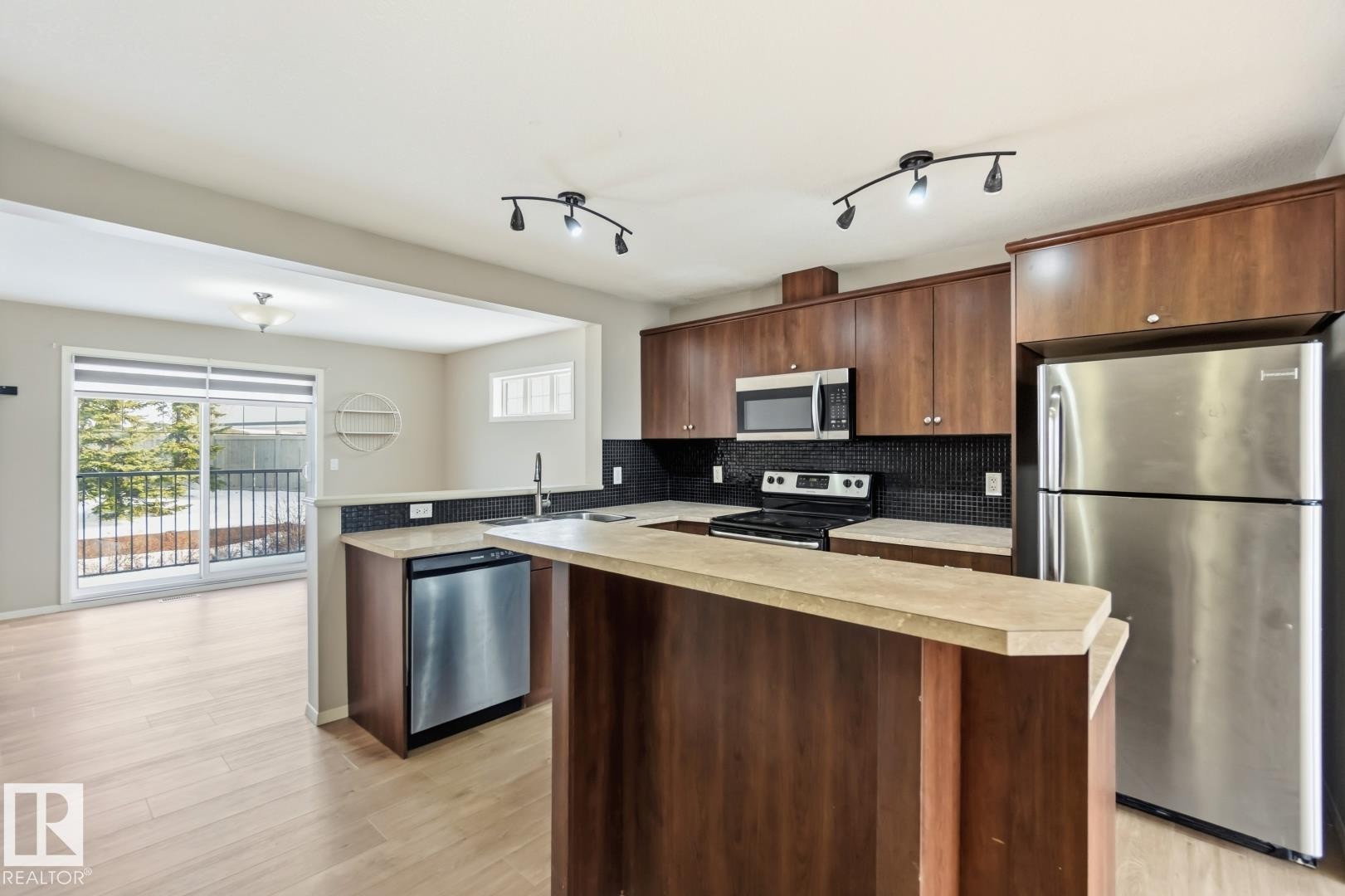 












16 3751 12 Street

,
Edmonton,




AB
T6T 0N3

